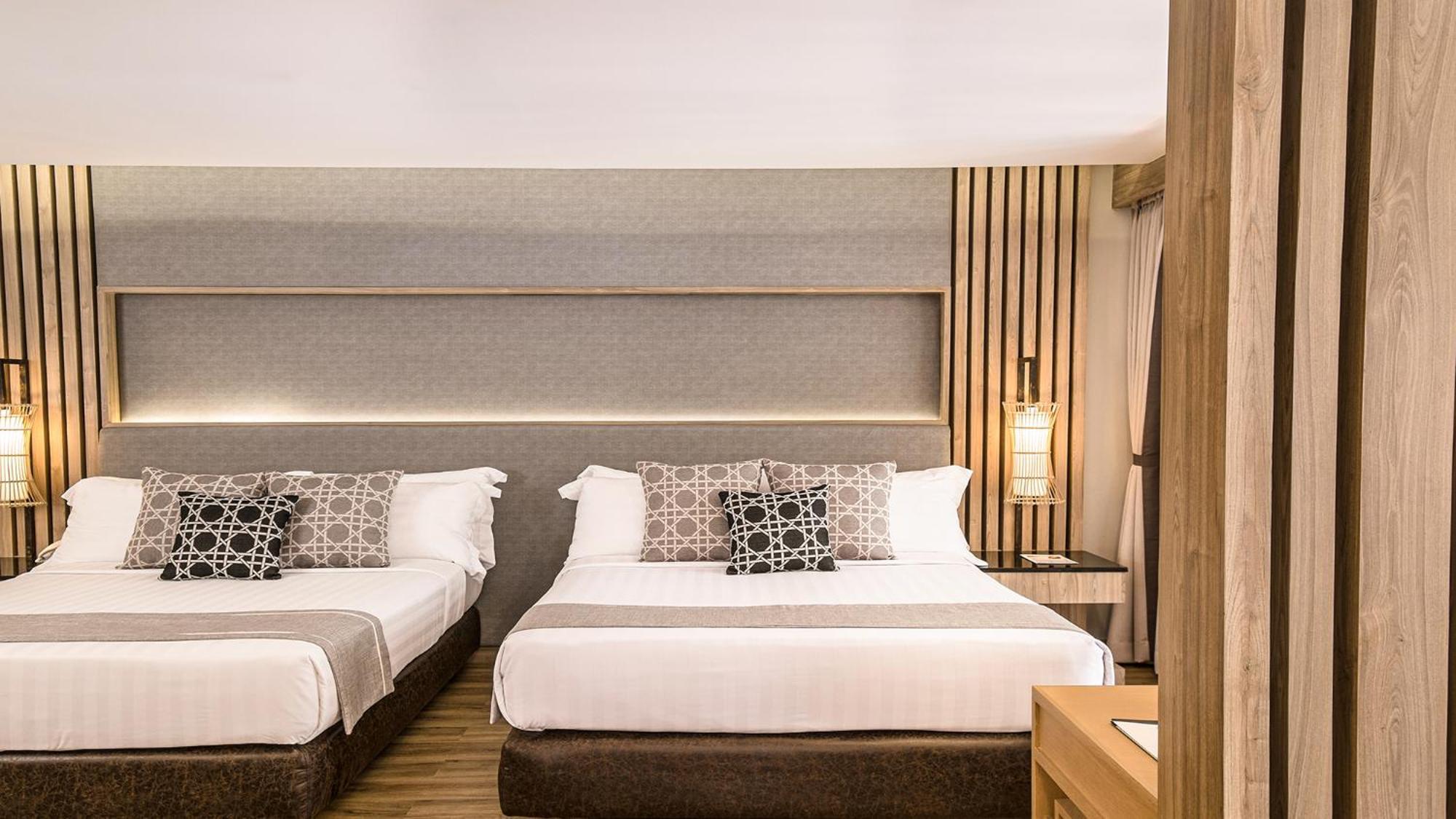 Phuket Graceland Resort And Spa Patong Esterno foto Deluxe Room